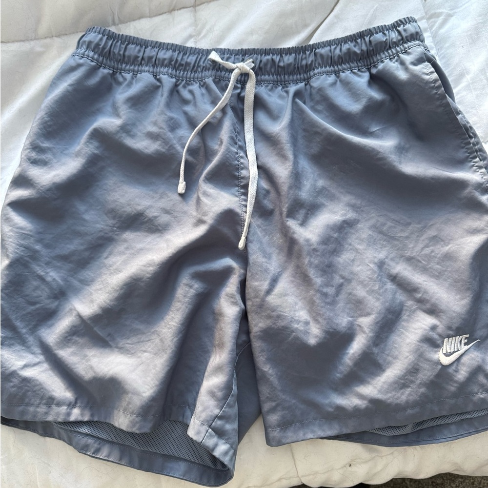 Men’s Nike Gray Shorts— Above Knee Large
